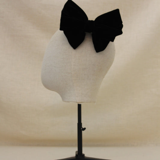 Sample (women) bow black velvet