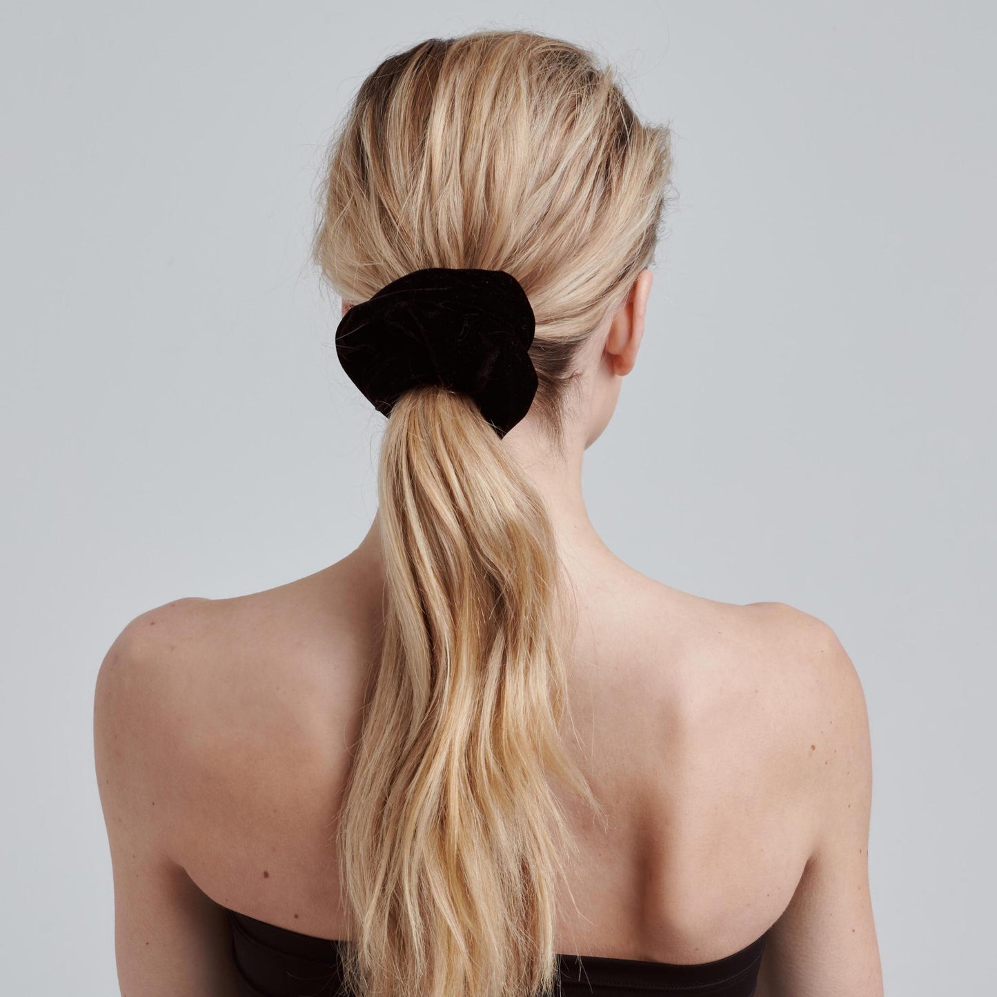 Black Velvet Scrunchie Tamar