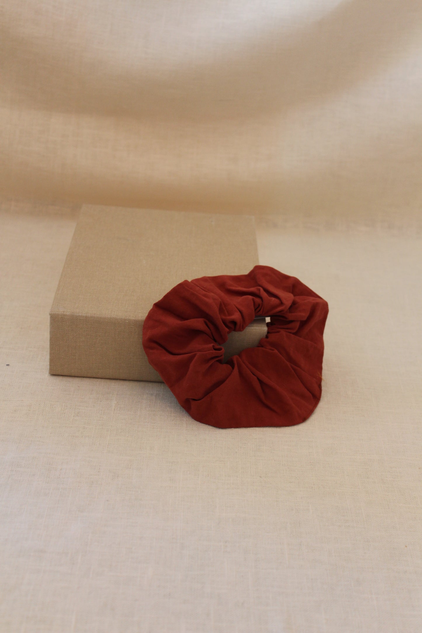 Sample (women) 082 scrunchie
