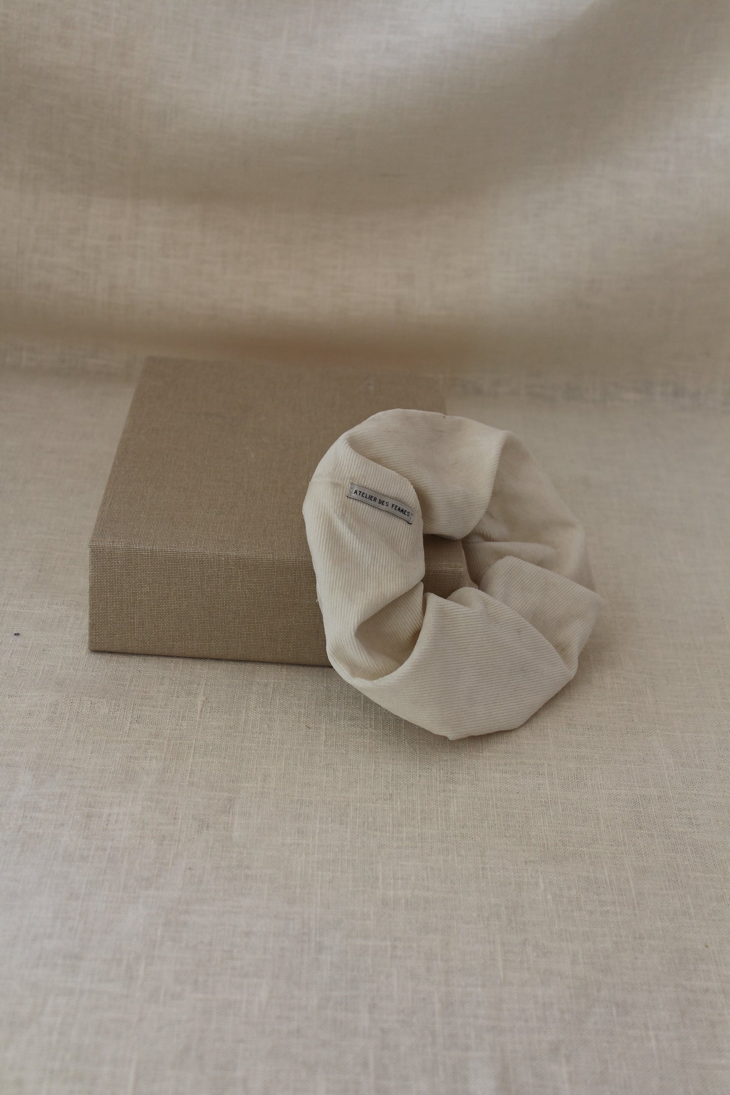 Sample (women) 015 scrunchie zara